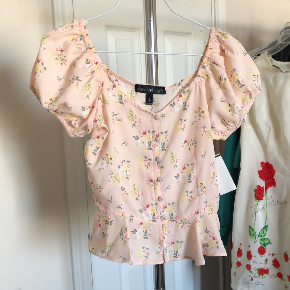 NWT- Pink floral top